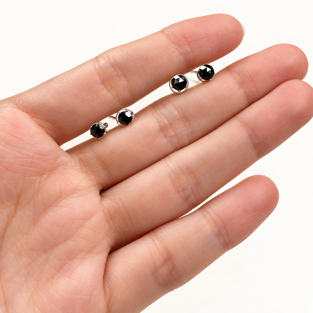 Pt900 ブラックダイヤモンドピアス（0.3ct／0.5ct）