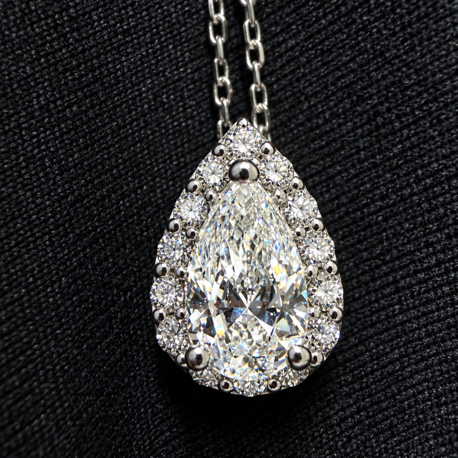 Pt850 ペアシェイプダイヤモンドネックレス 計1.20ct(0.902ct / 0.30ct)
