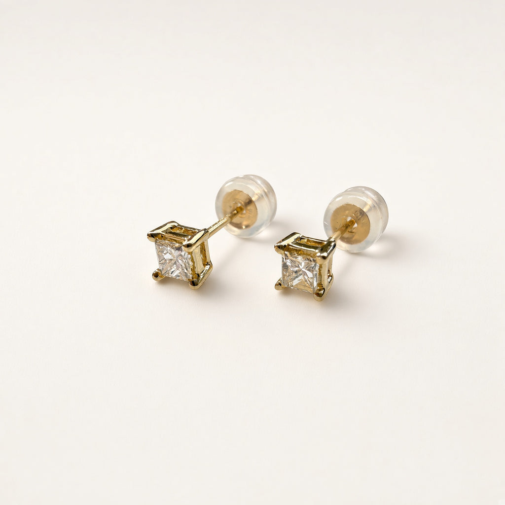 K18 ダイヤモンド 0.2ct スクエアスタッドピアス
