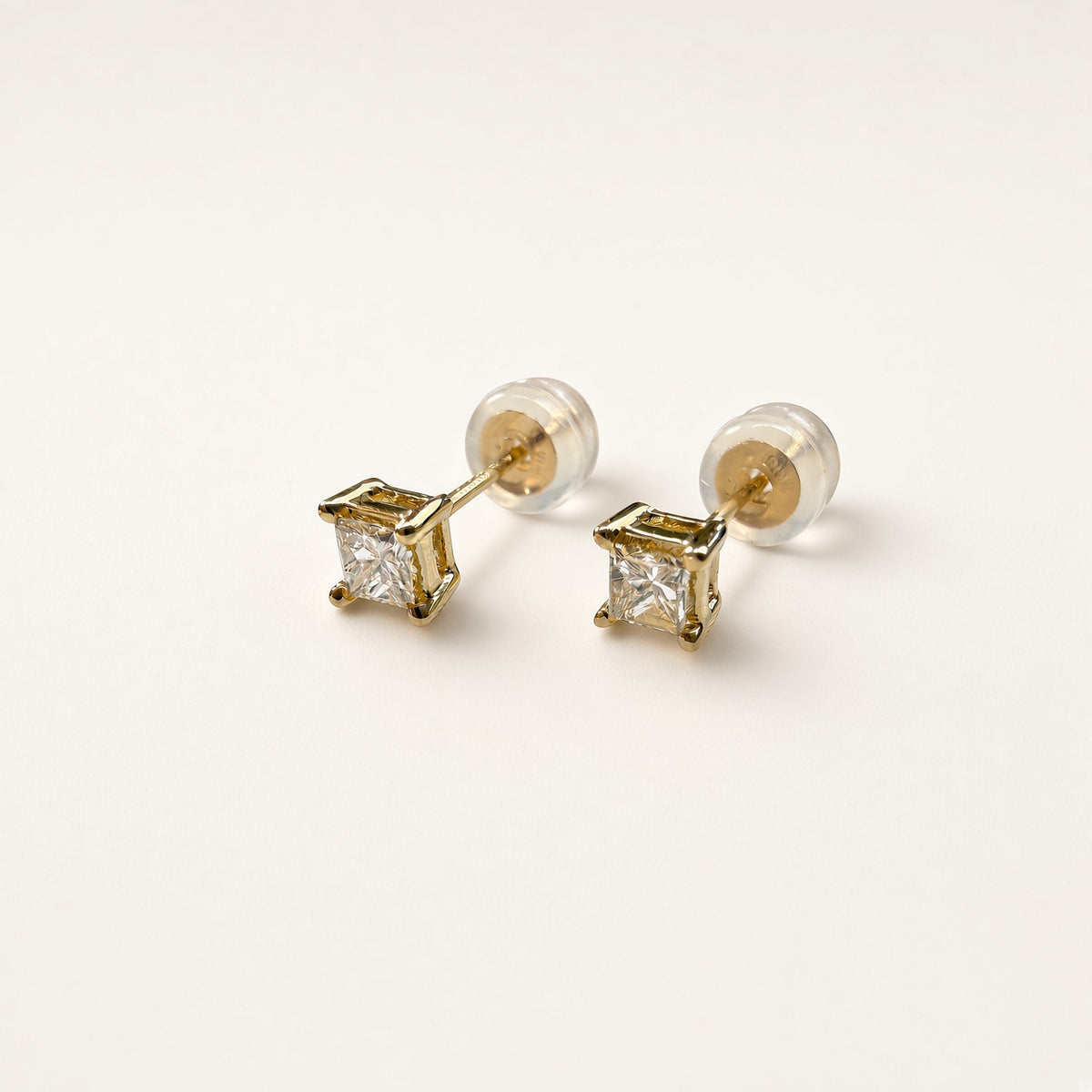 K18 ダイヤモンド 0.2ct スクエアスタッドピアス