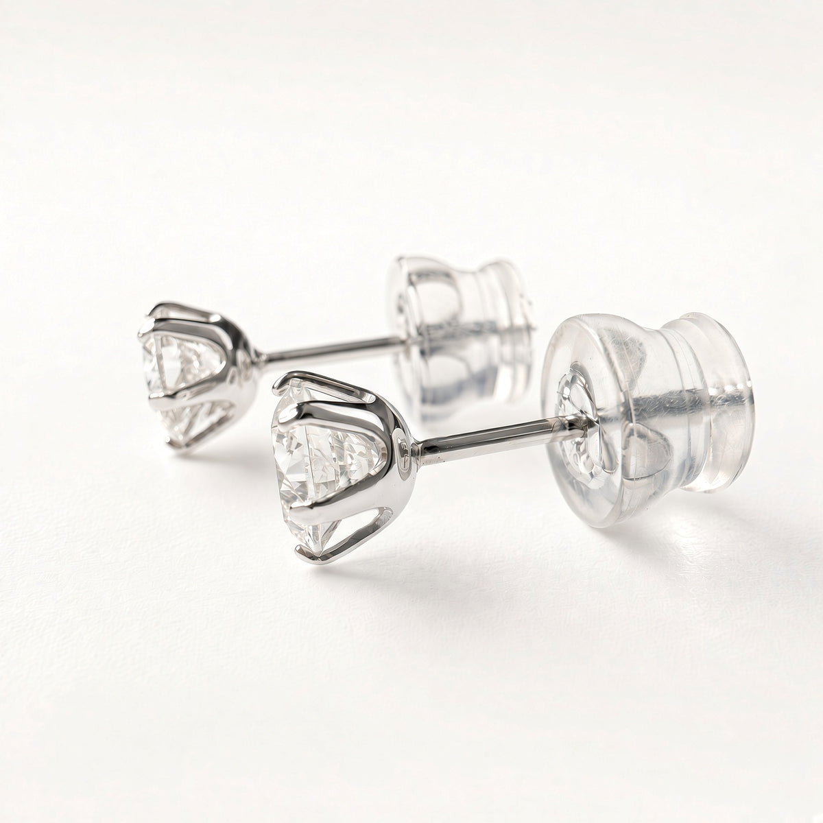 PT950 ダイヤモンドスタッドピアス 計0.70ct