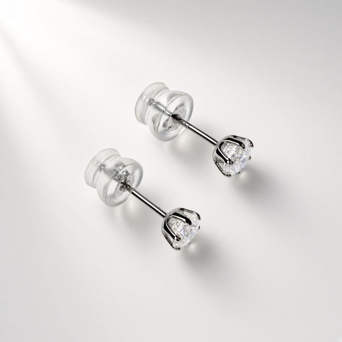 PT950 ダイヤモンドスタッドピアス 計0.50ct (ハート&キューピッド)