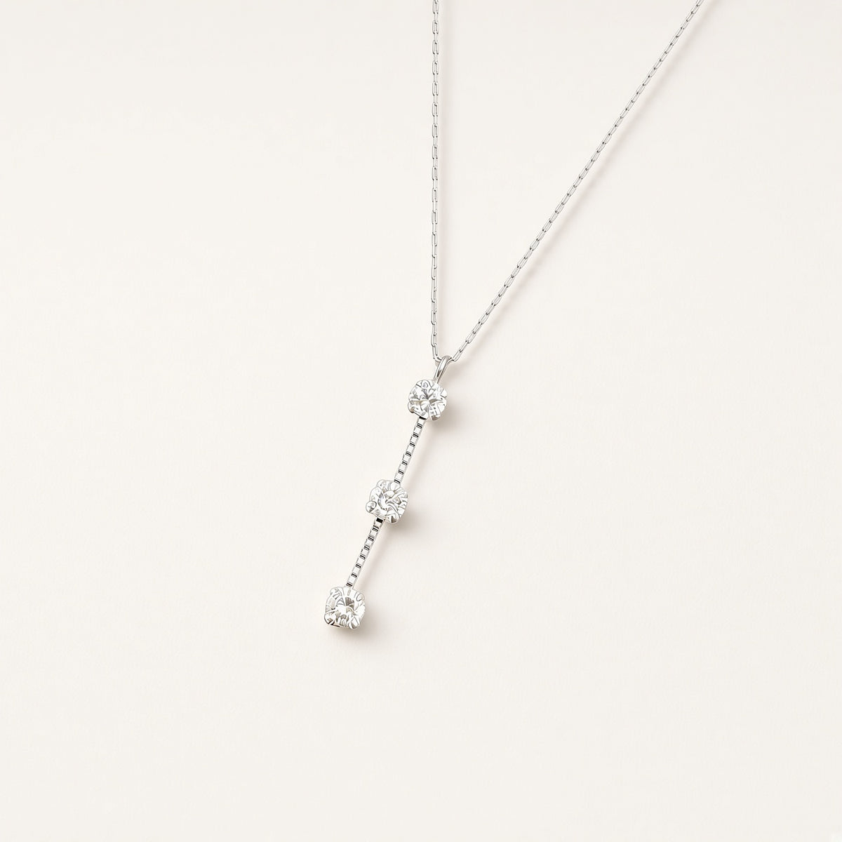 Pt900 ダイヤモンド 0.18ct 3ストーン 縦ラインネックレス