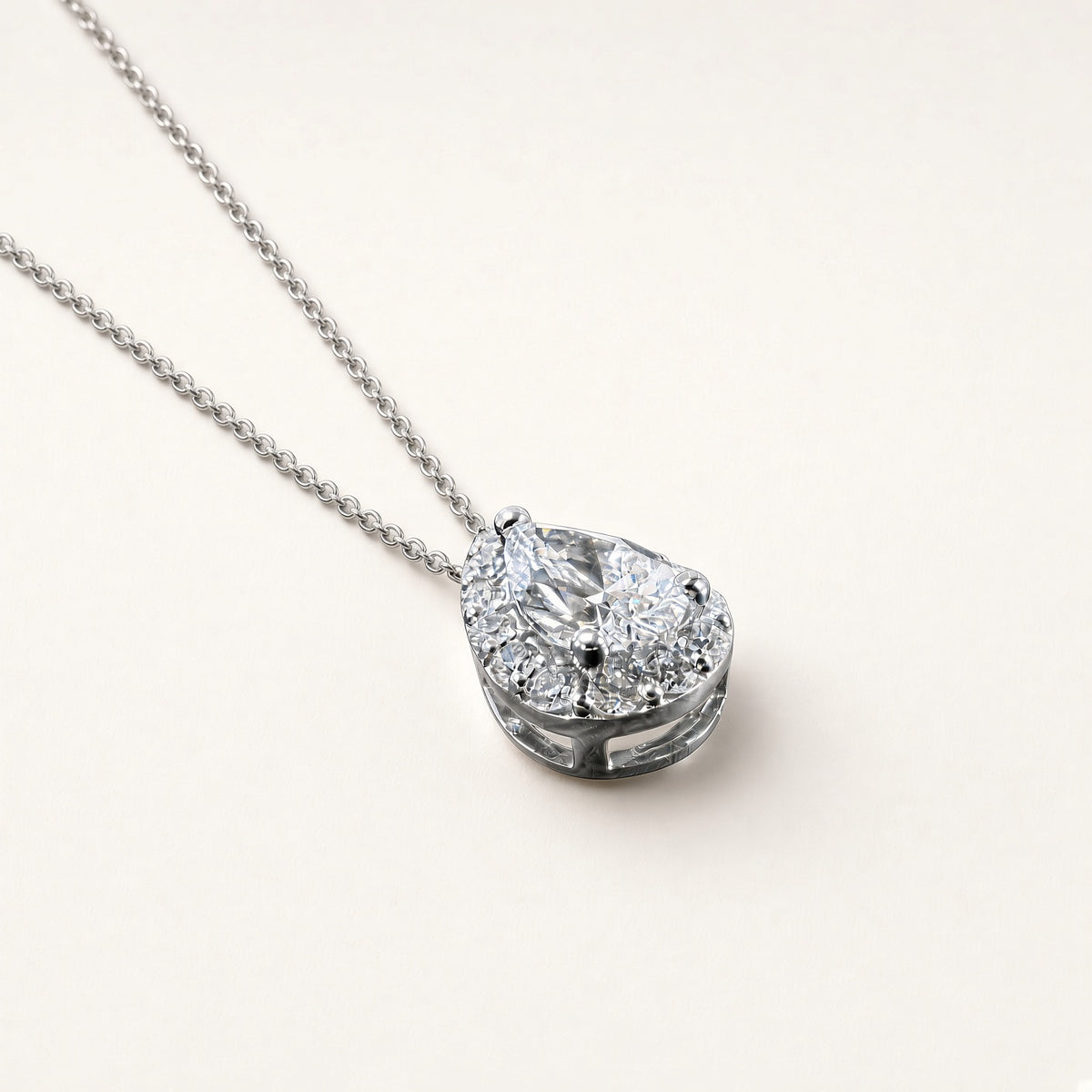 Pt850 ペアシェイプダイヤモンドネックレス 計1.20ct(0.902ct / 0.30ct)