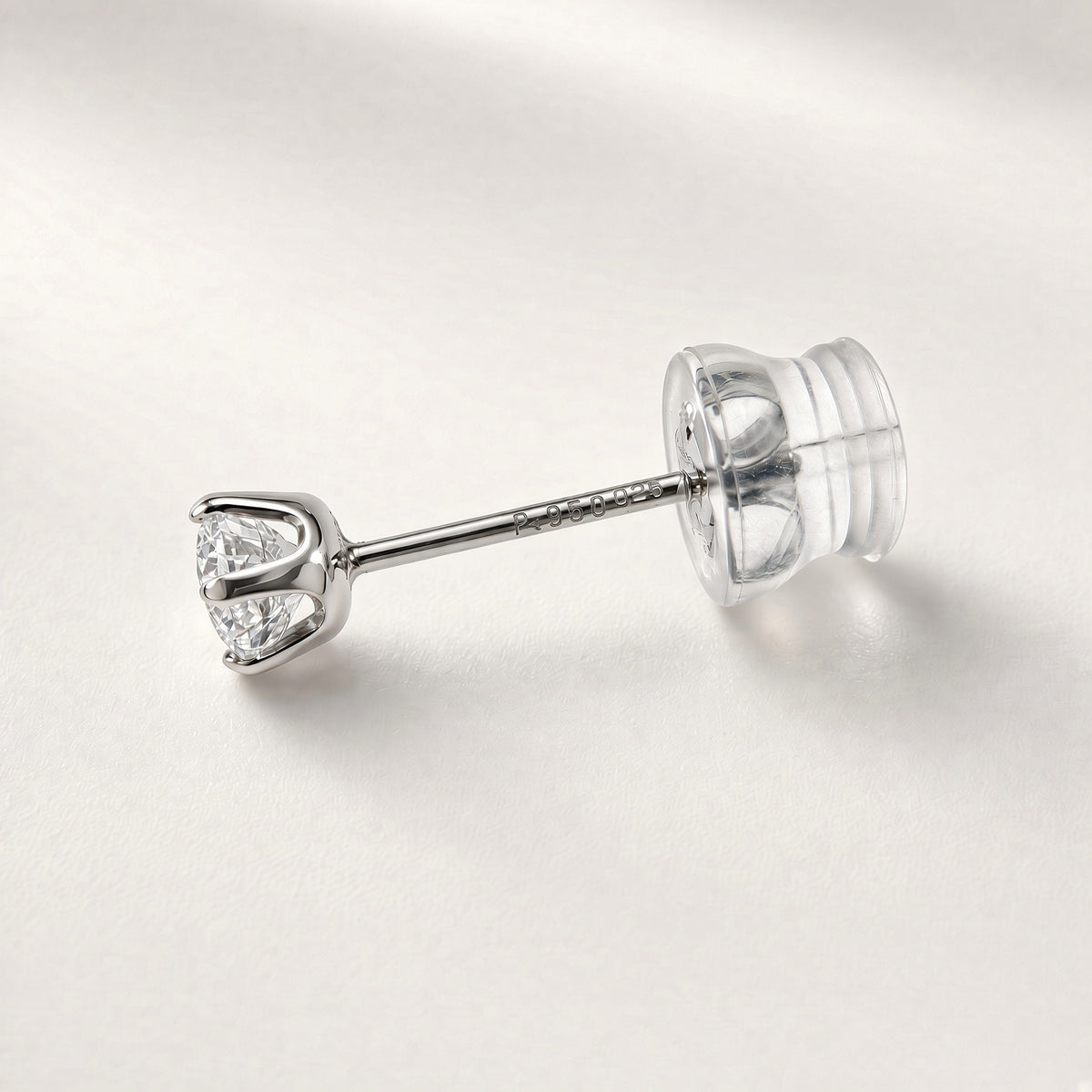 PT950 ダイヤモンドスタッドピアス 計0.50ct (ハート&キューピッド)