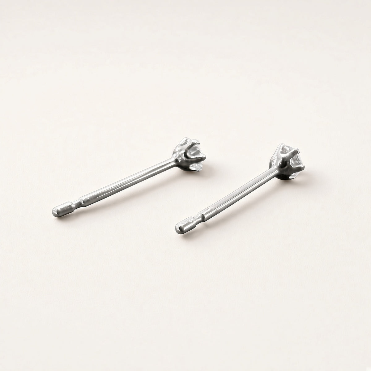 Pt900 一粒ダイヤモンドピアス 計0.1ct 6本爪