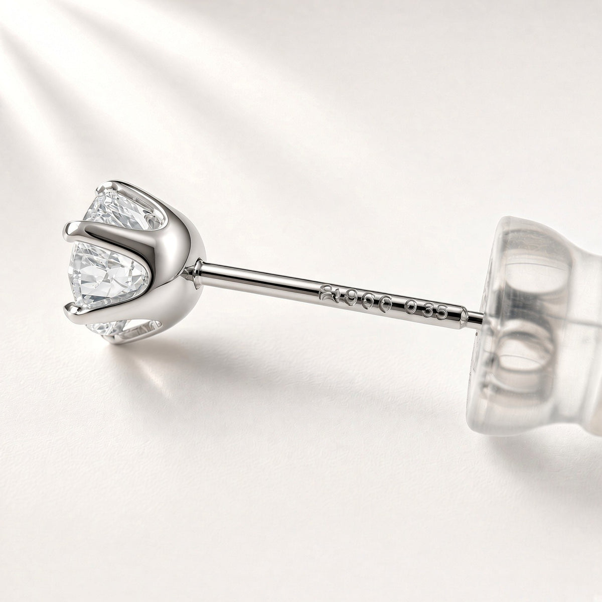 PT950 ダイヤモンドスタッドピアス 計0.70ct