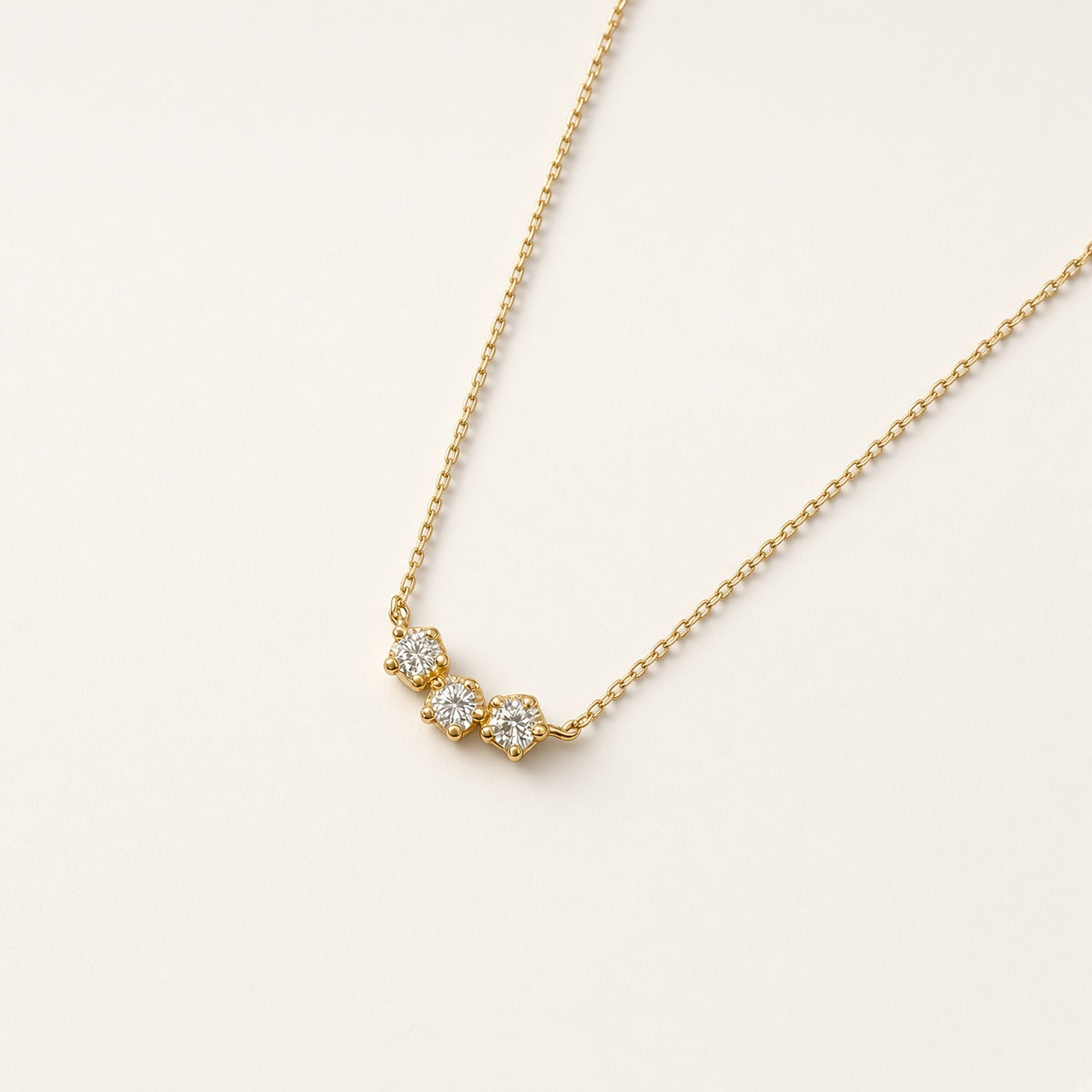 K18 ダイヤモンド 0.1ct 3ストーン アーチネックレス