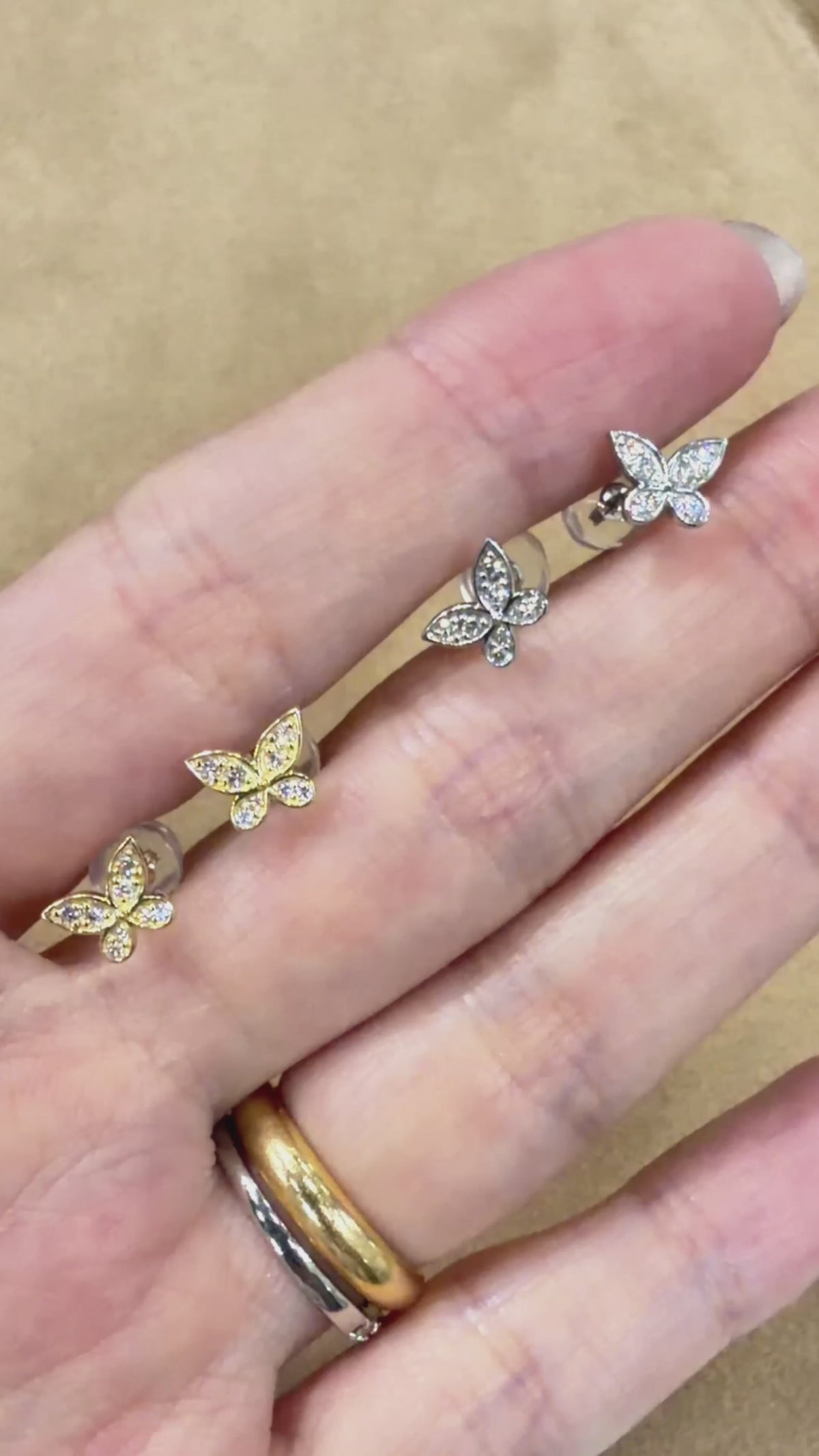 PT ダイヤモンド バタフライピアス 0.10ct